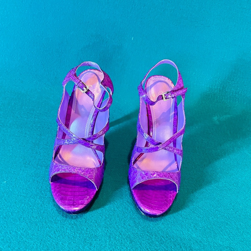 Chic Purple Strappy Heels